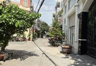 Hẻm xe hơi, Đường 100, Bình Thới, Phường 14, Quận 11, 2 tầng, chỉ 4,45 tỷ.