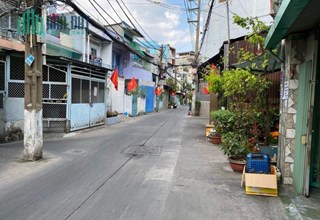 Bán nhà Lạc Long Quân, Phường 1, Quận 11, xe hơi, 57m, chỉ 6.3 tỷ.